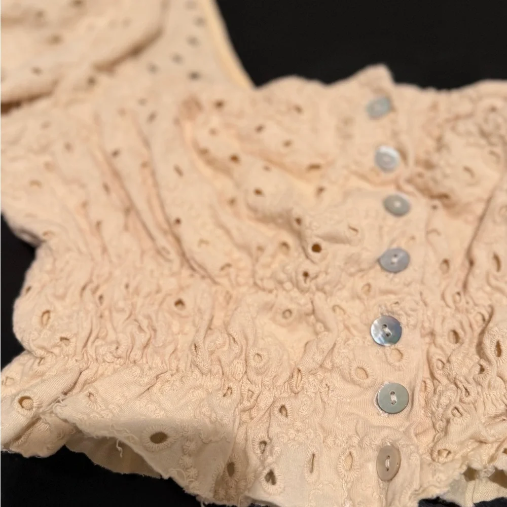 Urban Outfitters Cream Eyelet Puff-Sleeve Crop Top - Picture 2 of 4